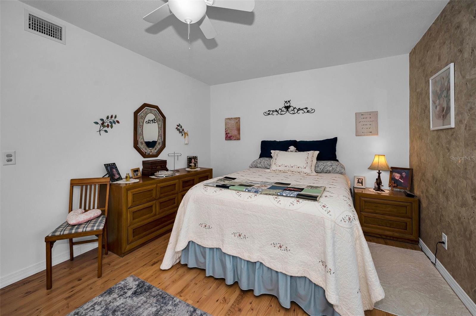 ON TOP OF THE WORLD - Residential