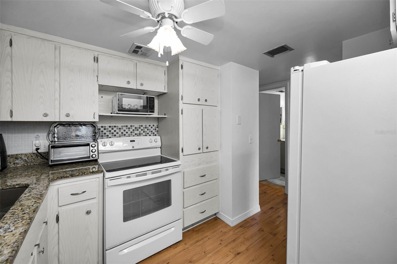 ON TOP OF THE WORLD - Residential