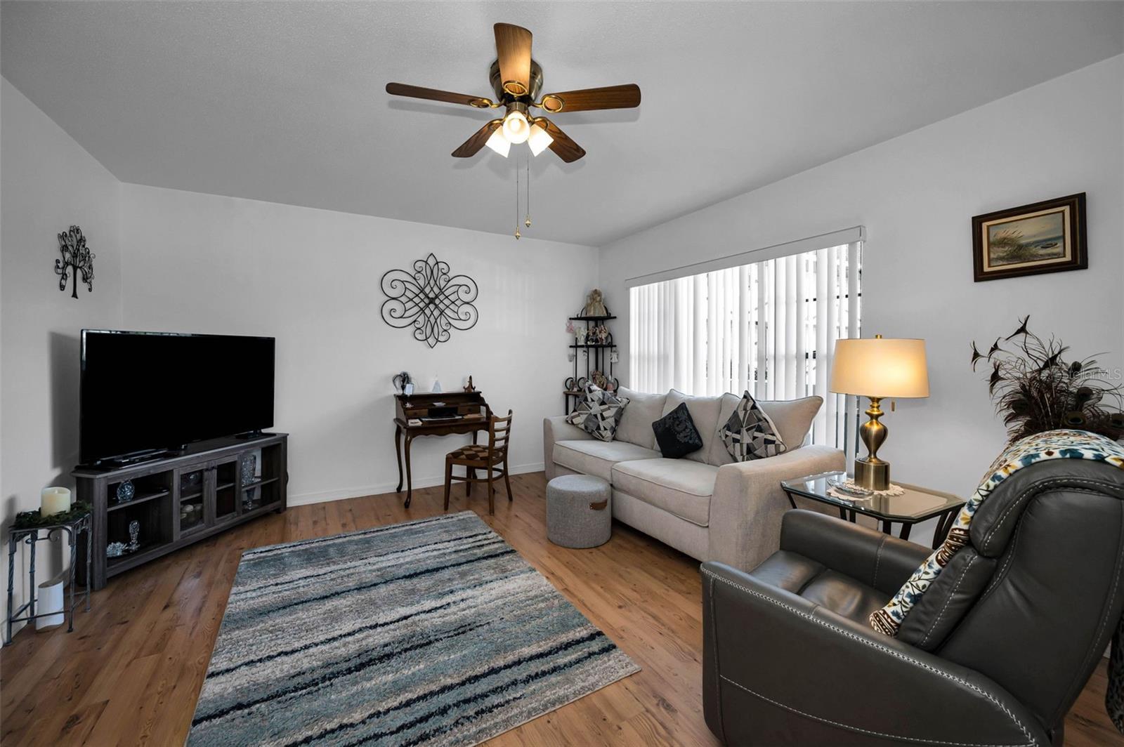 ON TOP OF THE WORLD - Residential