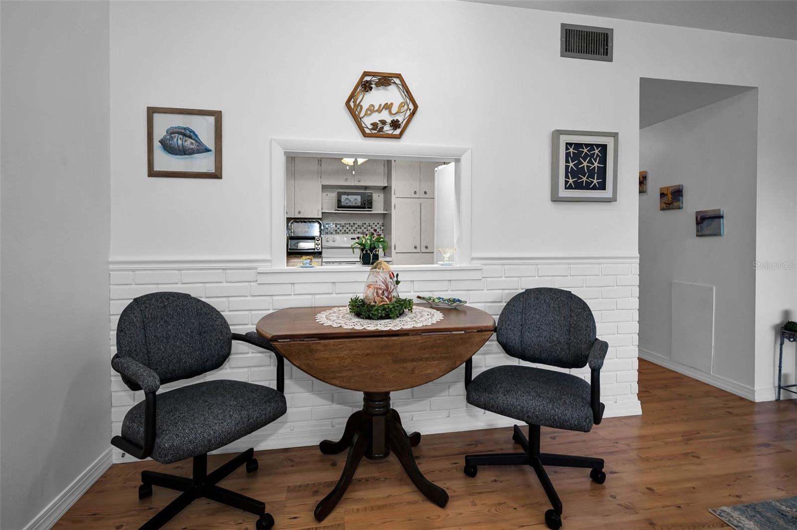 ON TOP OF THE WORLD - Residential