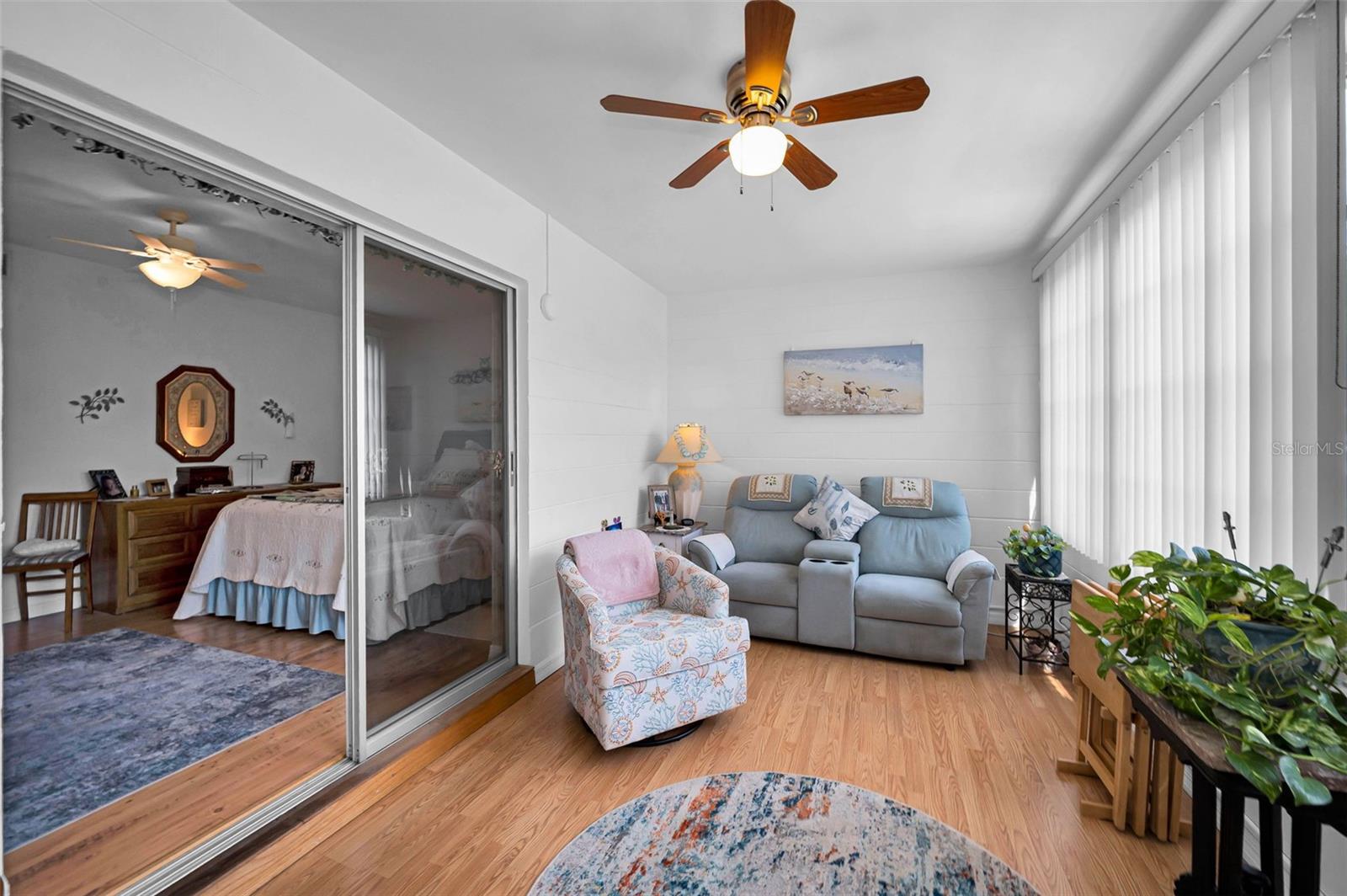 ON TOP OF THE WORLD - Residential