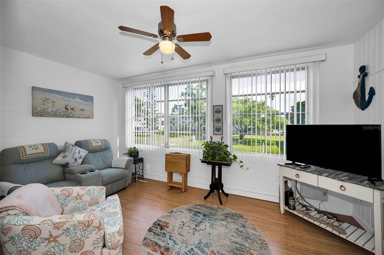 ON TOP OF THE WORLD - Residential