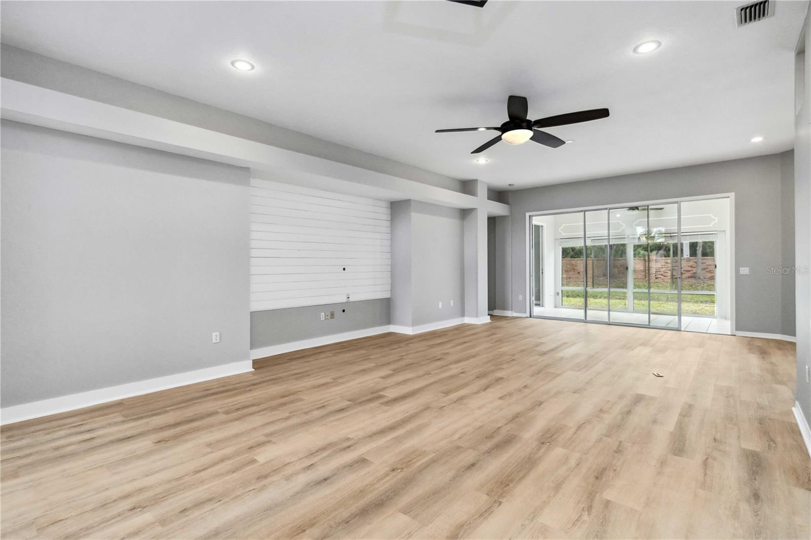 ARBOR OAKS - Residential Lease