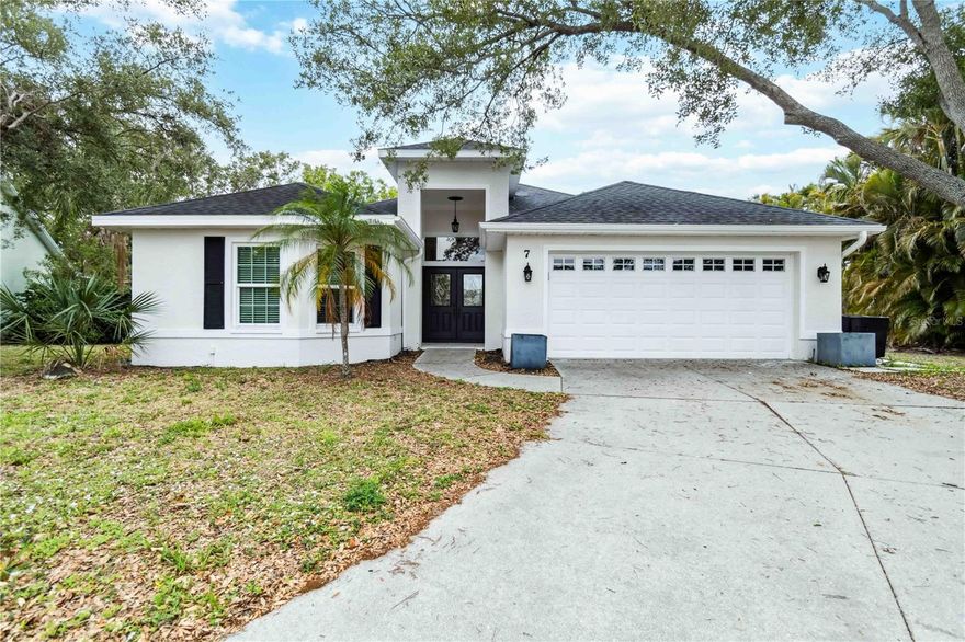 updated home. split floor plan. pond views.
miles from the world-renowned quartz sands of Siesta Key.
from downtown Sarasota’s shopping, dining, and entertainment.
Quartz countertops.
vaulted ceilings
floor-to-ceiling sliding glass doors
tray ceiling with integrated lighting
Natural light pours into the home through bay windows
