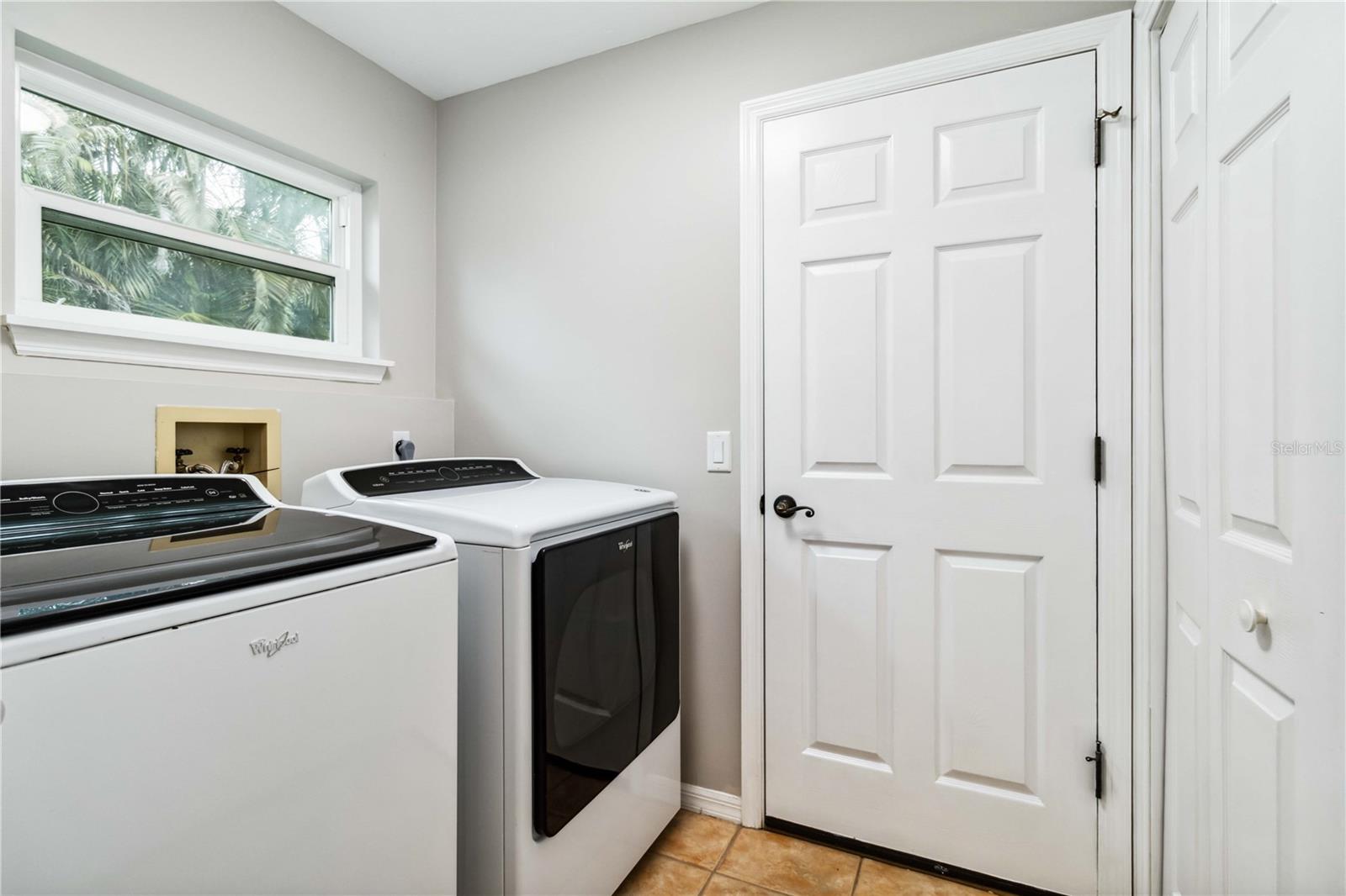 ARBOR OAKS - Residential Lease