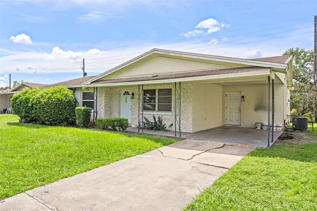 Photo of 4584 Kirkland Boulevard, Orlando, FL 32811 (MLS # O6433464)