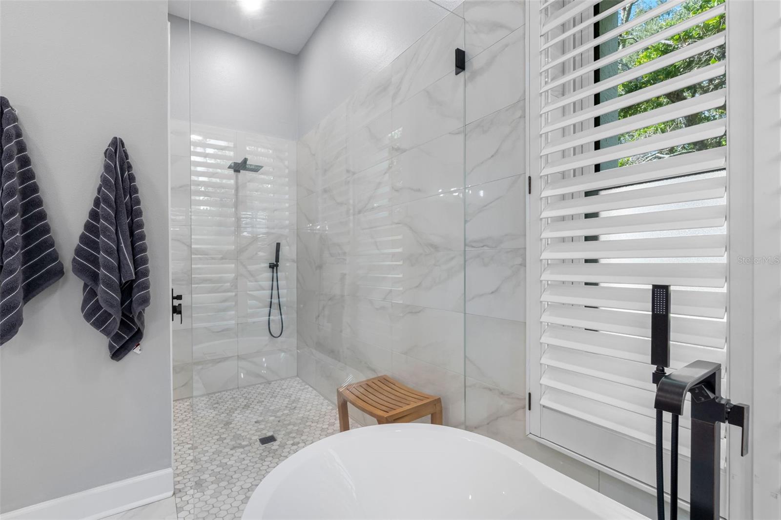 BAYOU CLUB ESTATES - Residential