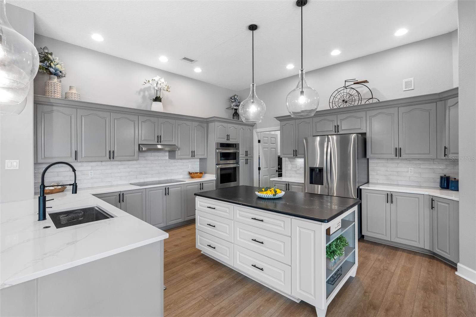 BAYOU CLUB ESTATES - Residential