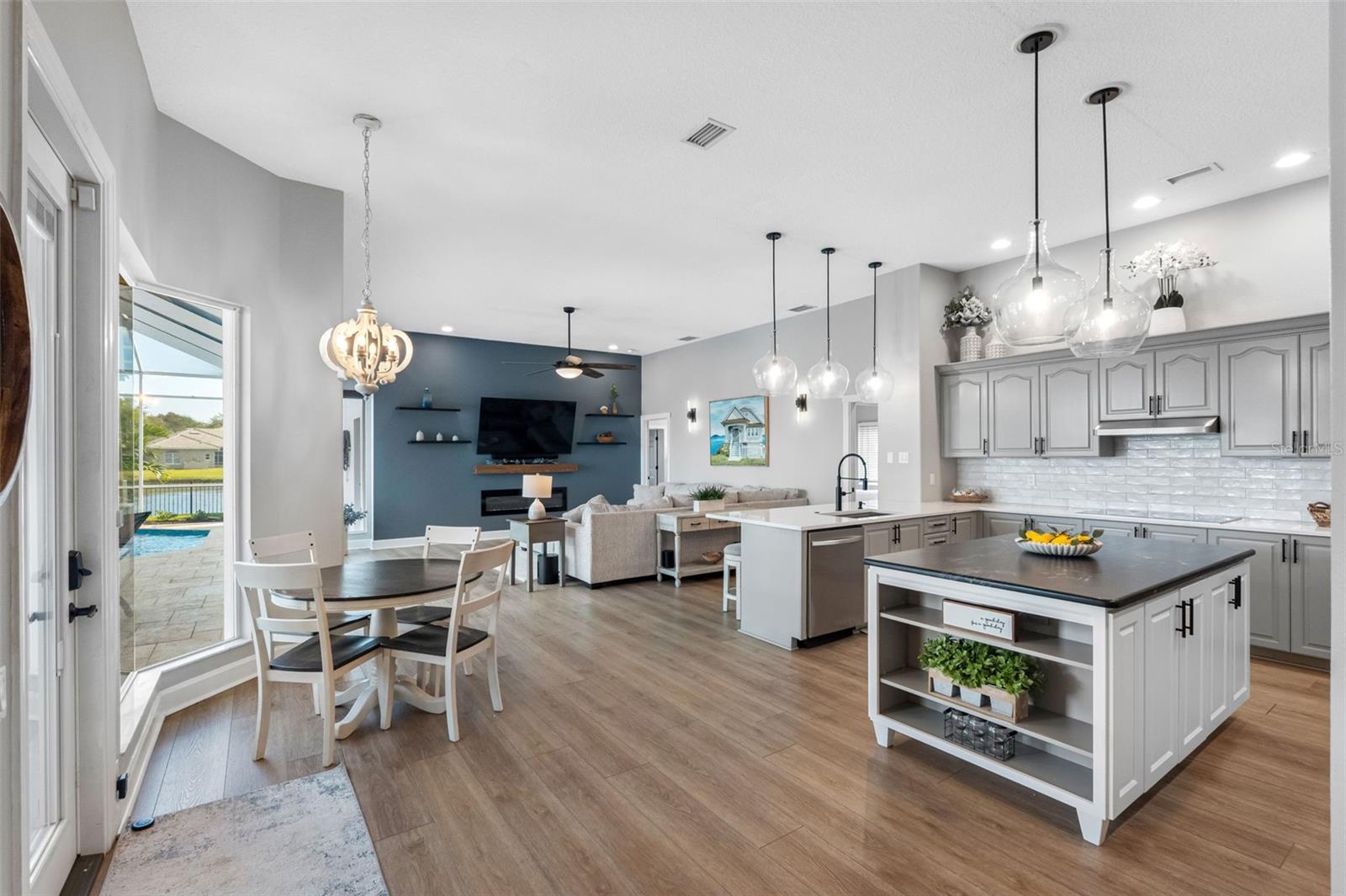 BAYOU CLUB ESTATES - Residential