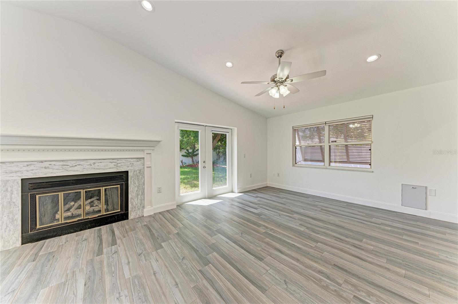 BELAIR BAYOU - Residential