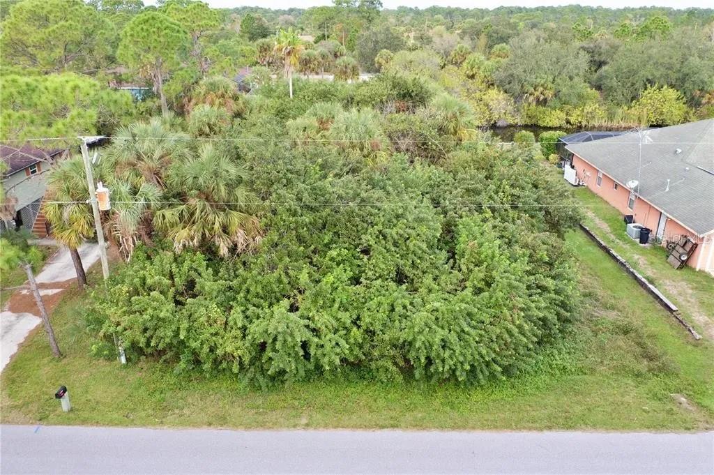 369 CHESHIRE STREET, PORT CHARLOTTE, FL, 33953 3 369 CHESHIRE STREET