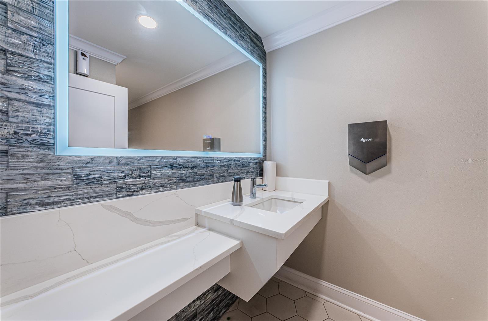 CLEARWATER SAND KEY CLUB - Residential