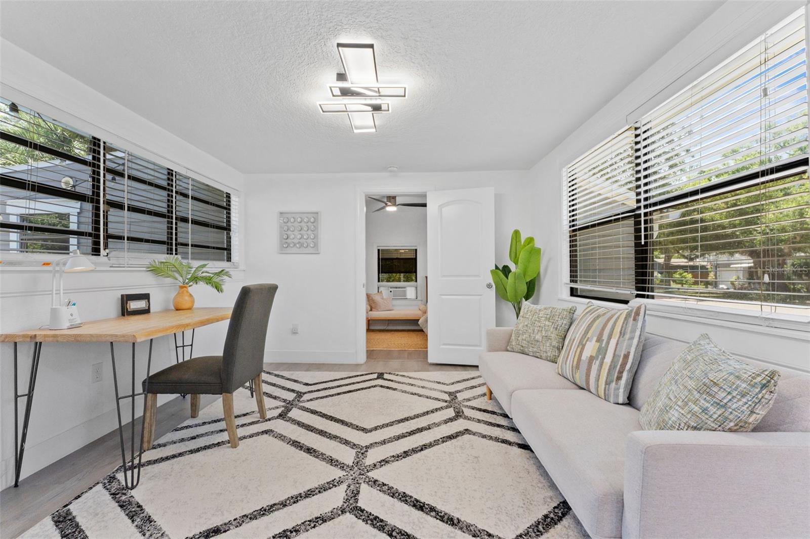 3709 W GRIFLOW STREET