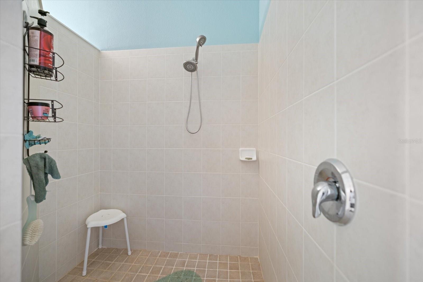 VENETIAN FALLS PH 1 - Residential