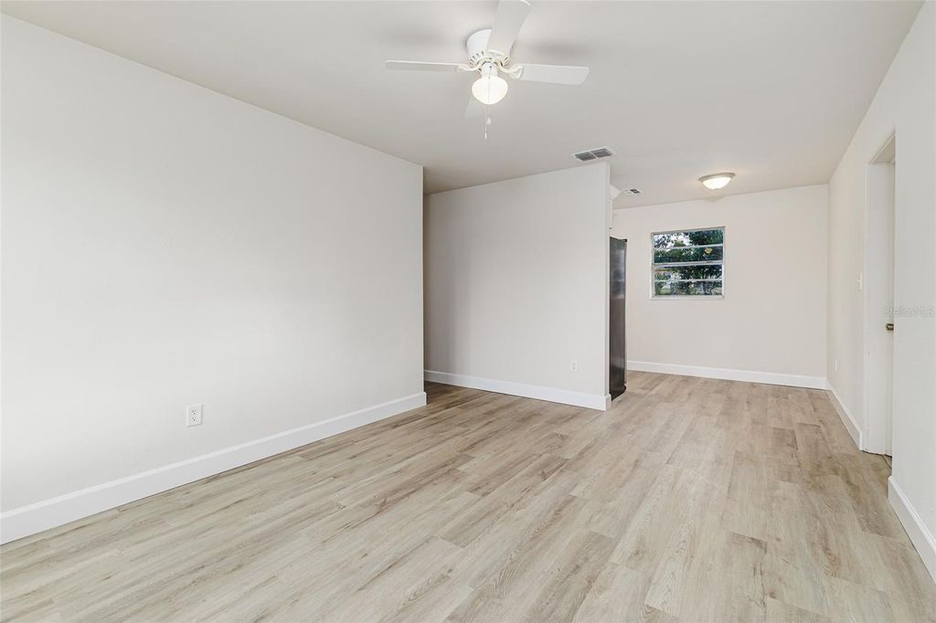 Photo of 1664 Bayview Drive, Lakeland, FL 33805 (MLS # L4957628)