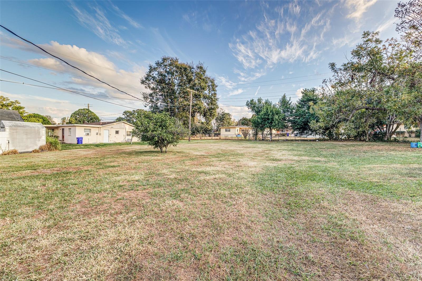 HILLSIDE MANOR - Residential