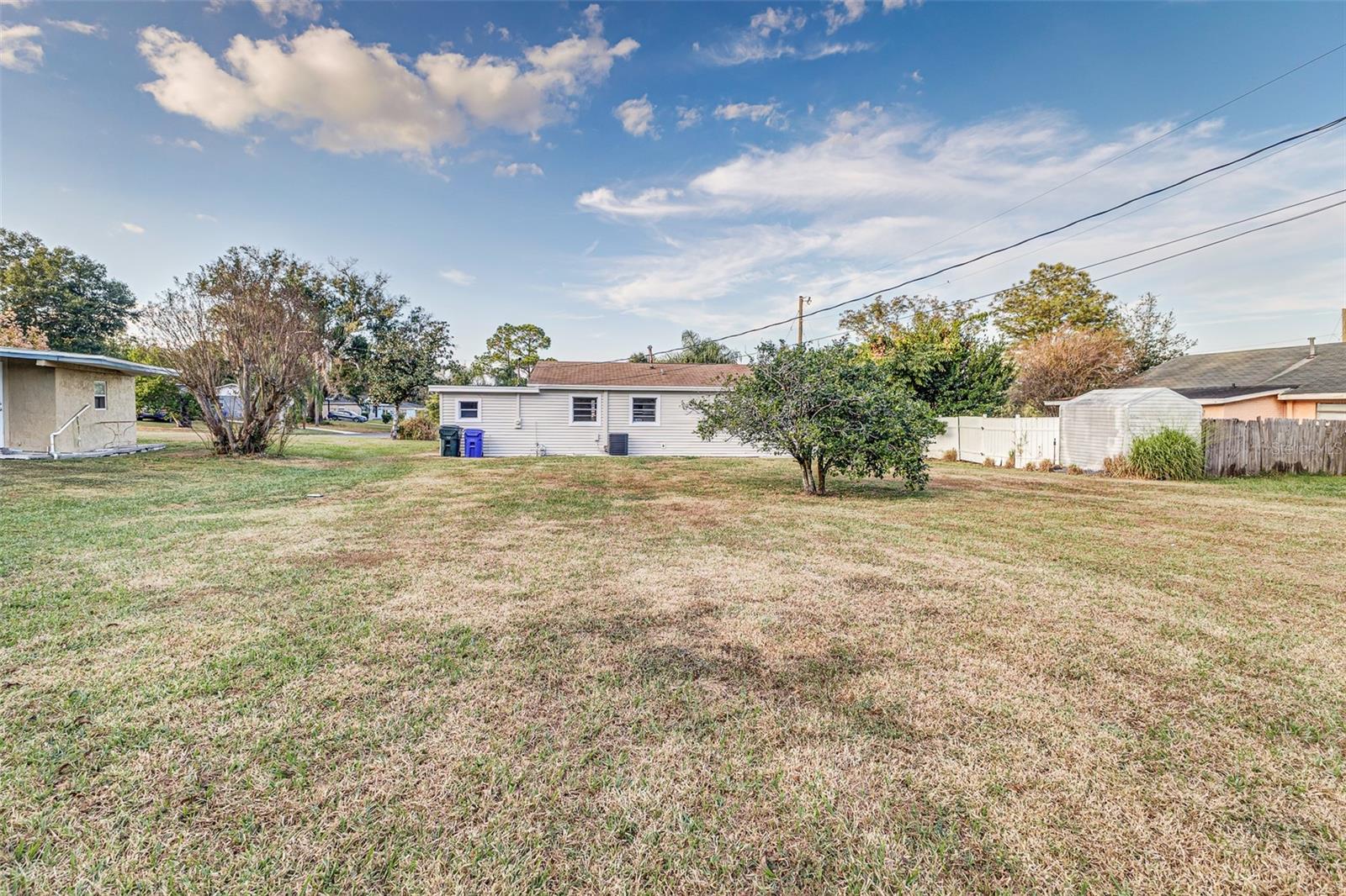 HILLSIDE MANOR - Residential