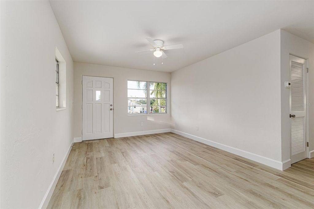 Photo of 1664 Bayview Drive, Lakeland, FL 33805 (MLS # L4957628)