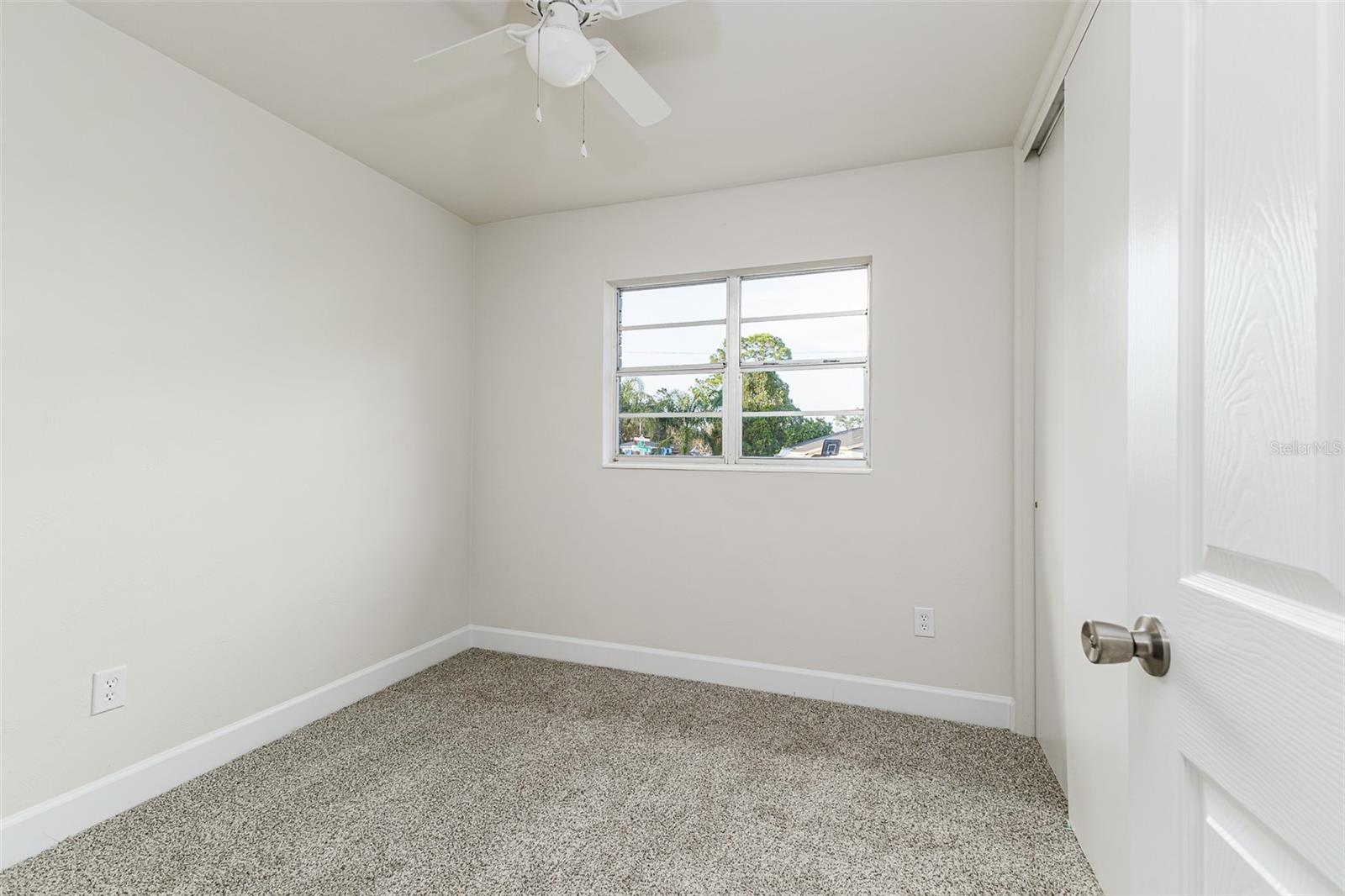 HILLSIDE MANOR - Residential