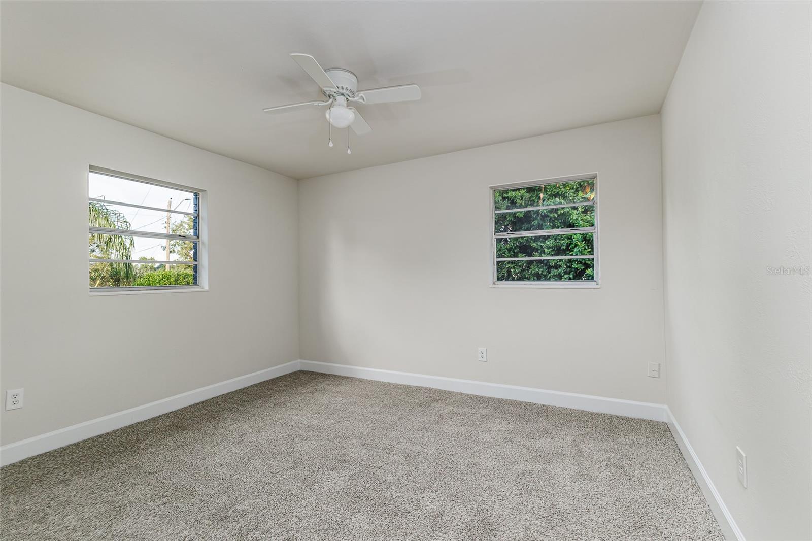 HILLSIDE MANOR - Residential