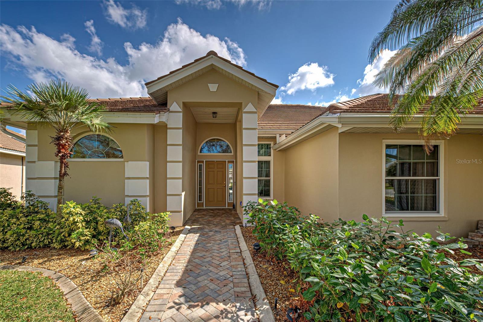 1216 WHITNEY DRIVE