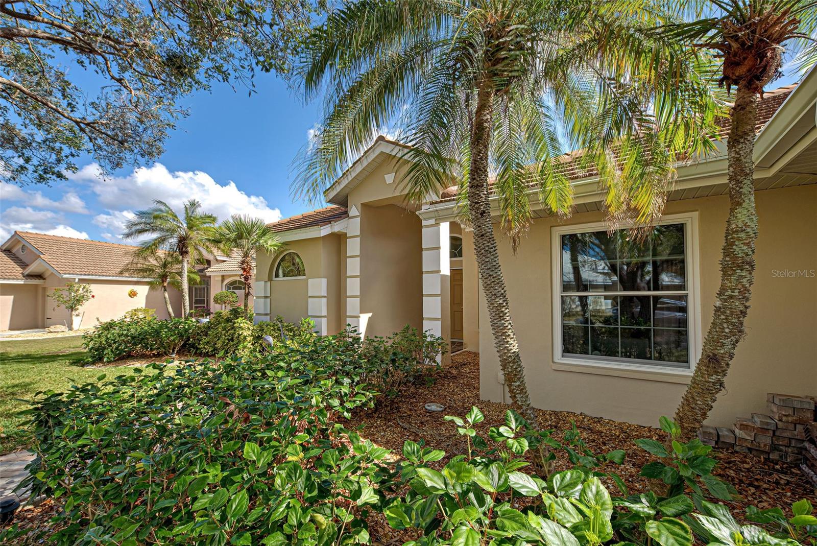 1216 WHITNEY DRIVE