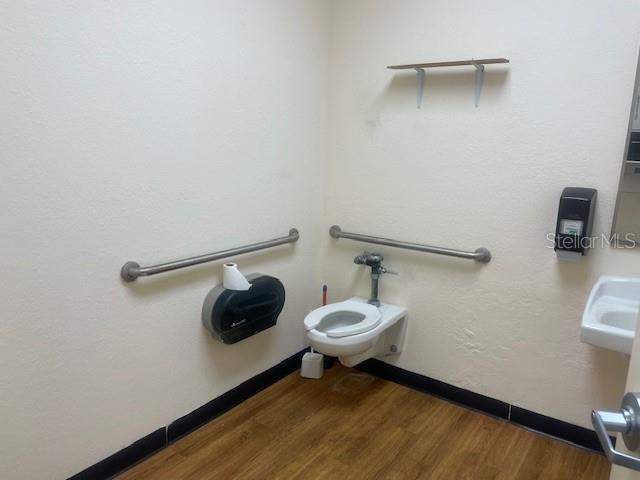 WAL-MART AT BRANDON E - Commercial Lease