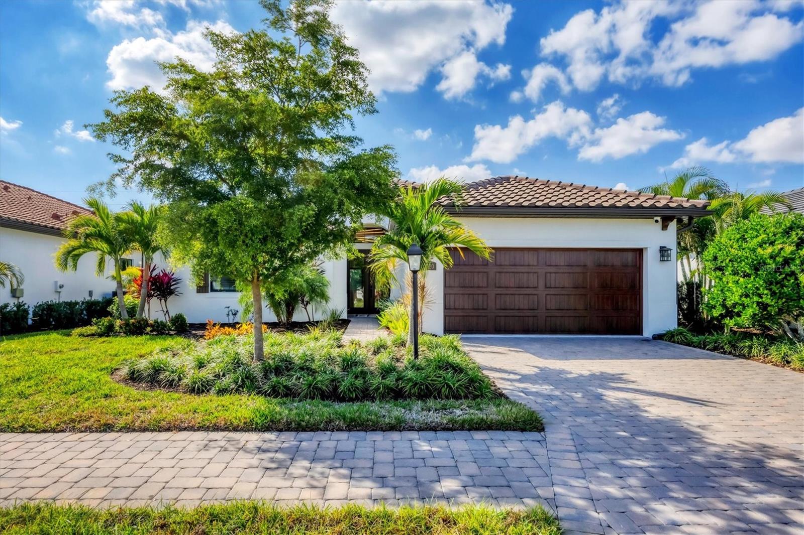 SANDHILL LAKE - Residential