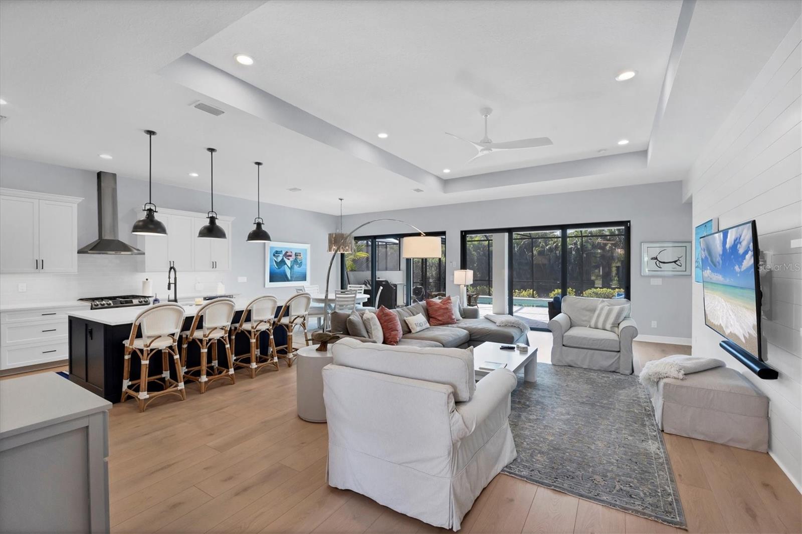 SANDHILL LAKE - Residential