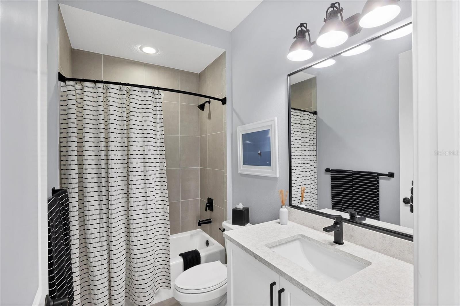 SANDHILL LAKE - Residential