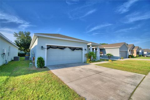 A home in WINTER HAVEN