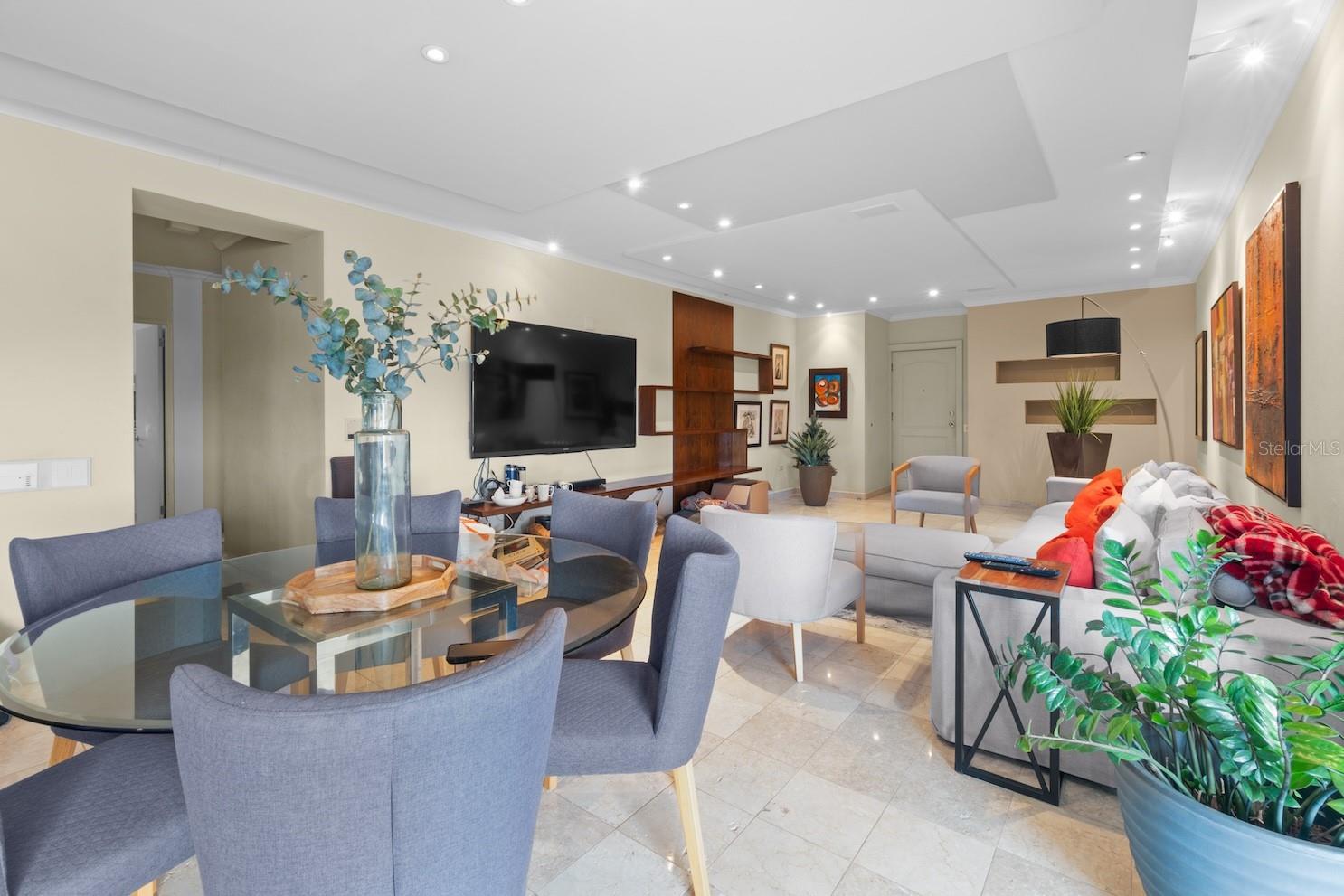 101 CALLE OREGON 1201