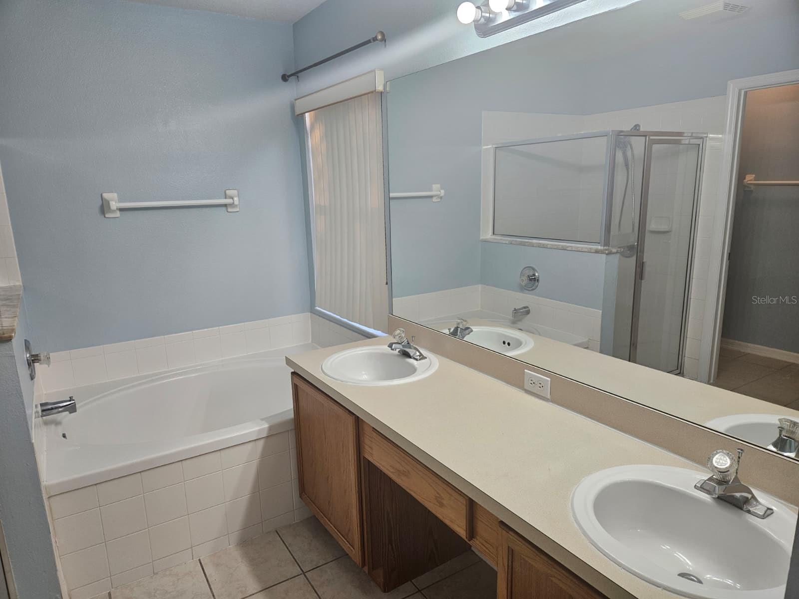 ANDOVER CAY PH 03 50 86 - Residential Lease