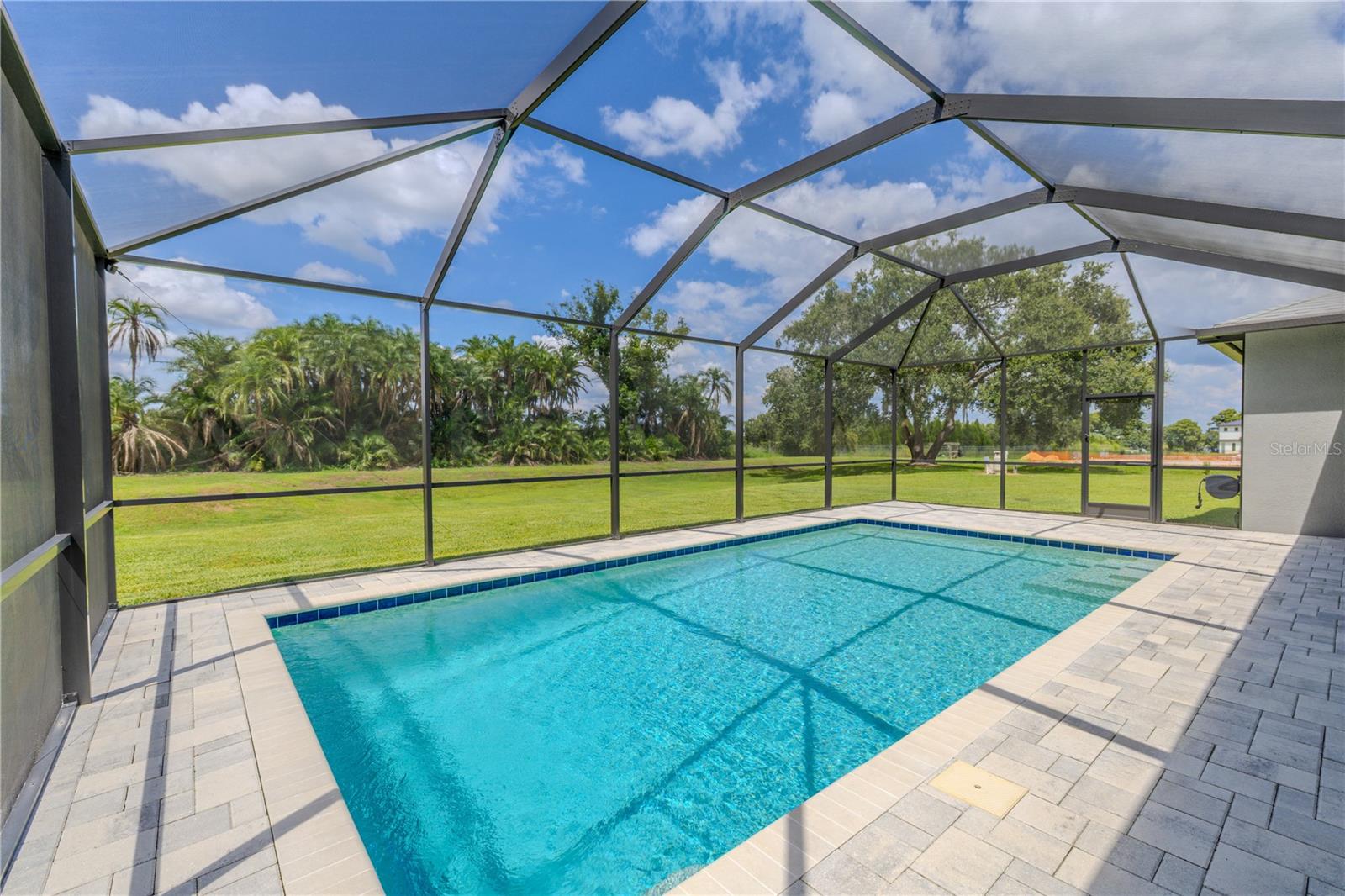 FLINT LAKE ESTATES SUB - Residential