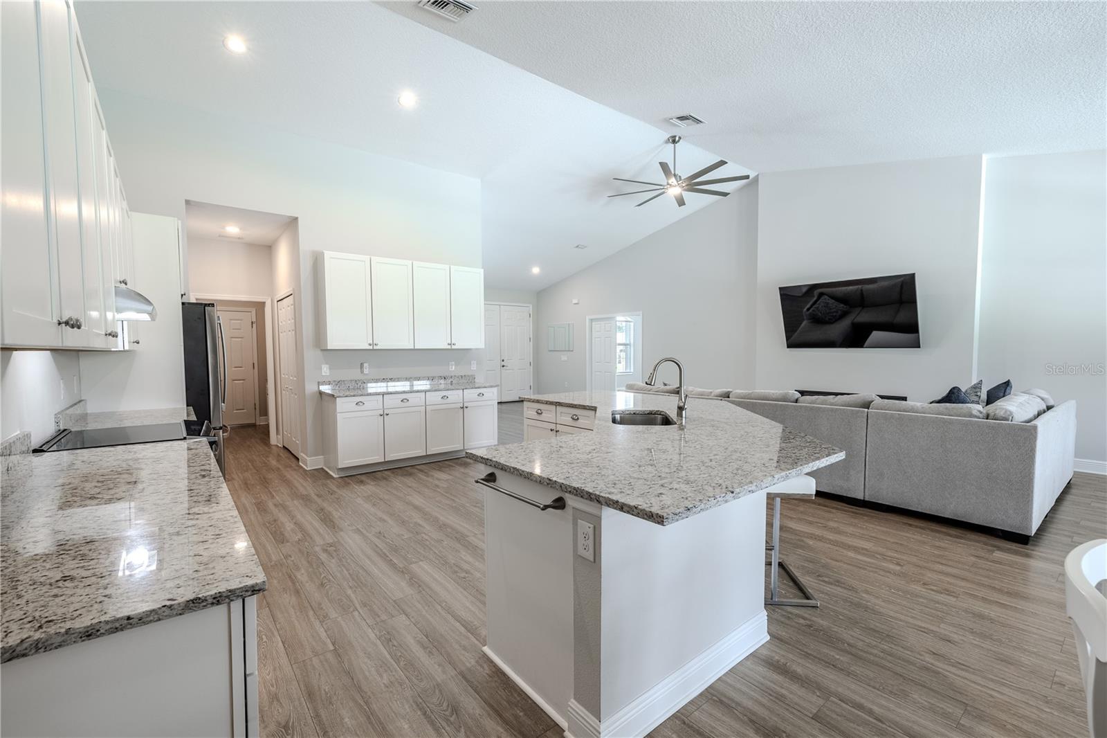 FLINT LAKE ESTATES SUB - Residential