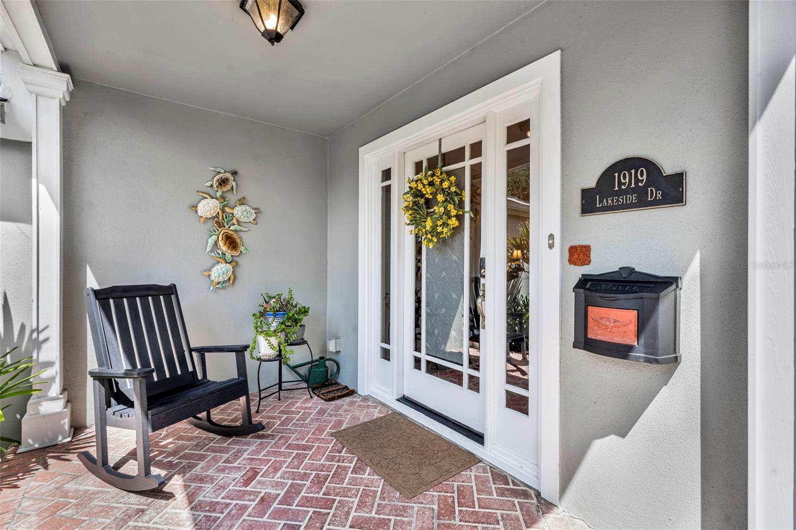 1919 LAKESIDE DRIVE