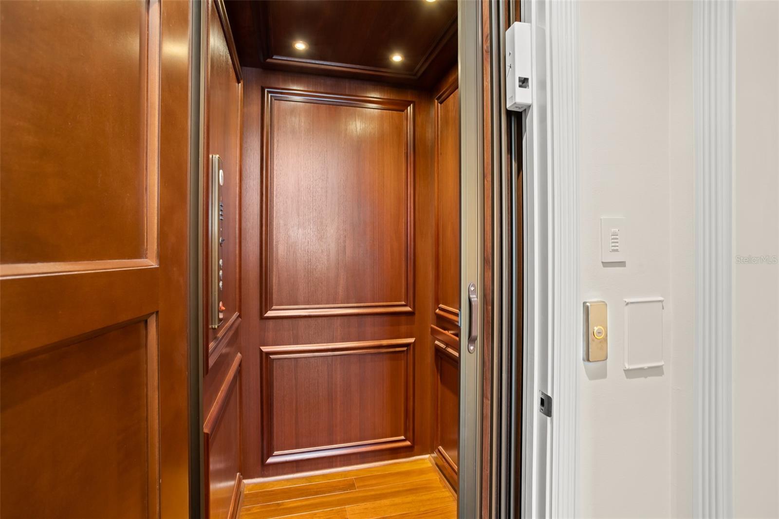 CHAINE DU LAC - Residential