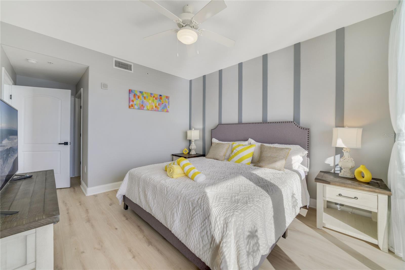 BLUE HERON BCH RESIDENCE TWR 02 CONDO - Residential