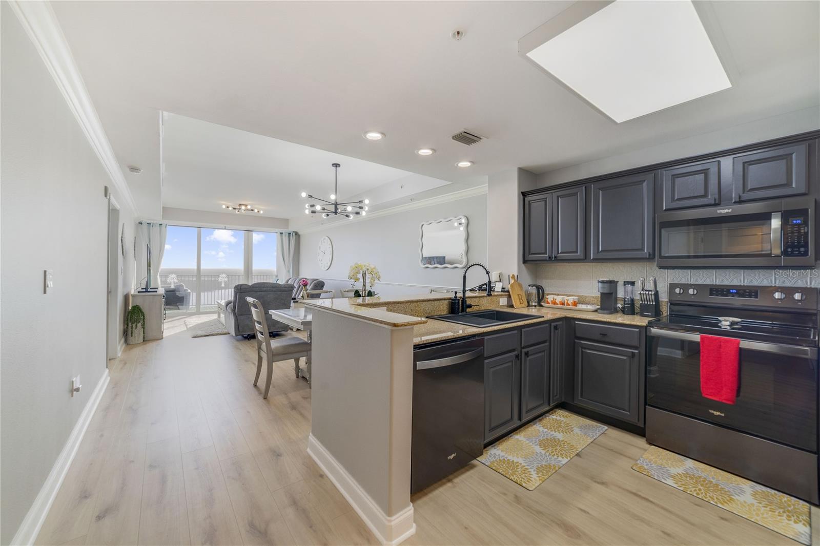 BLUE HERON BCH RESIDENCE TWR 02 CONDO - Residential