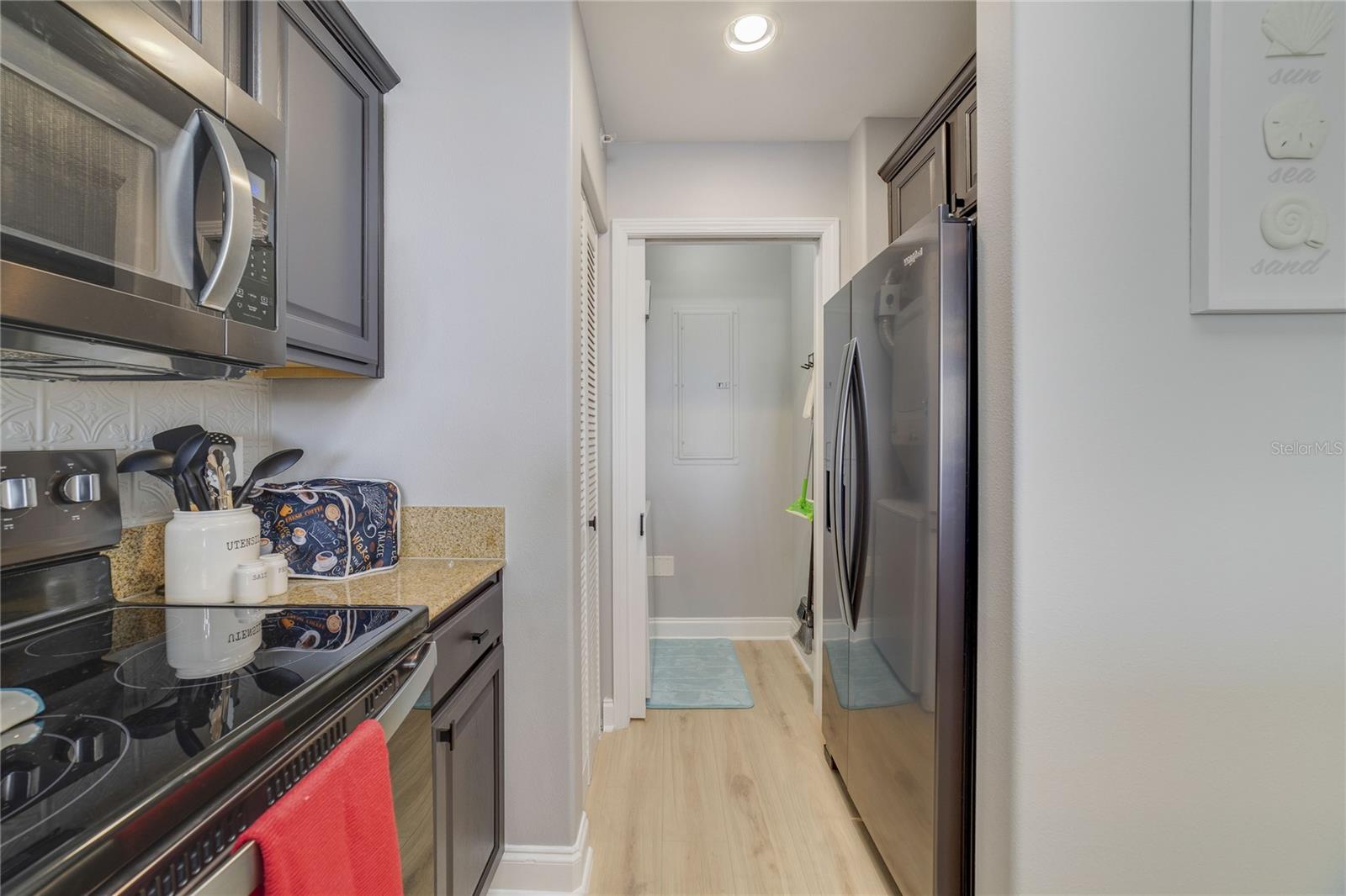 BLUE HERON BCH RESIDENCE TWR 02 CONDO - Residential