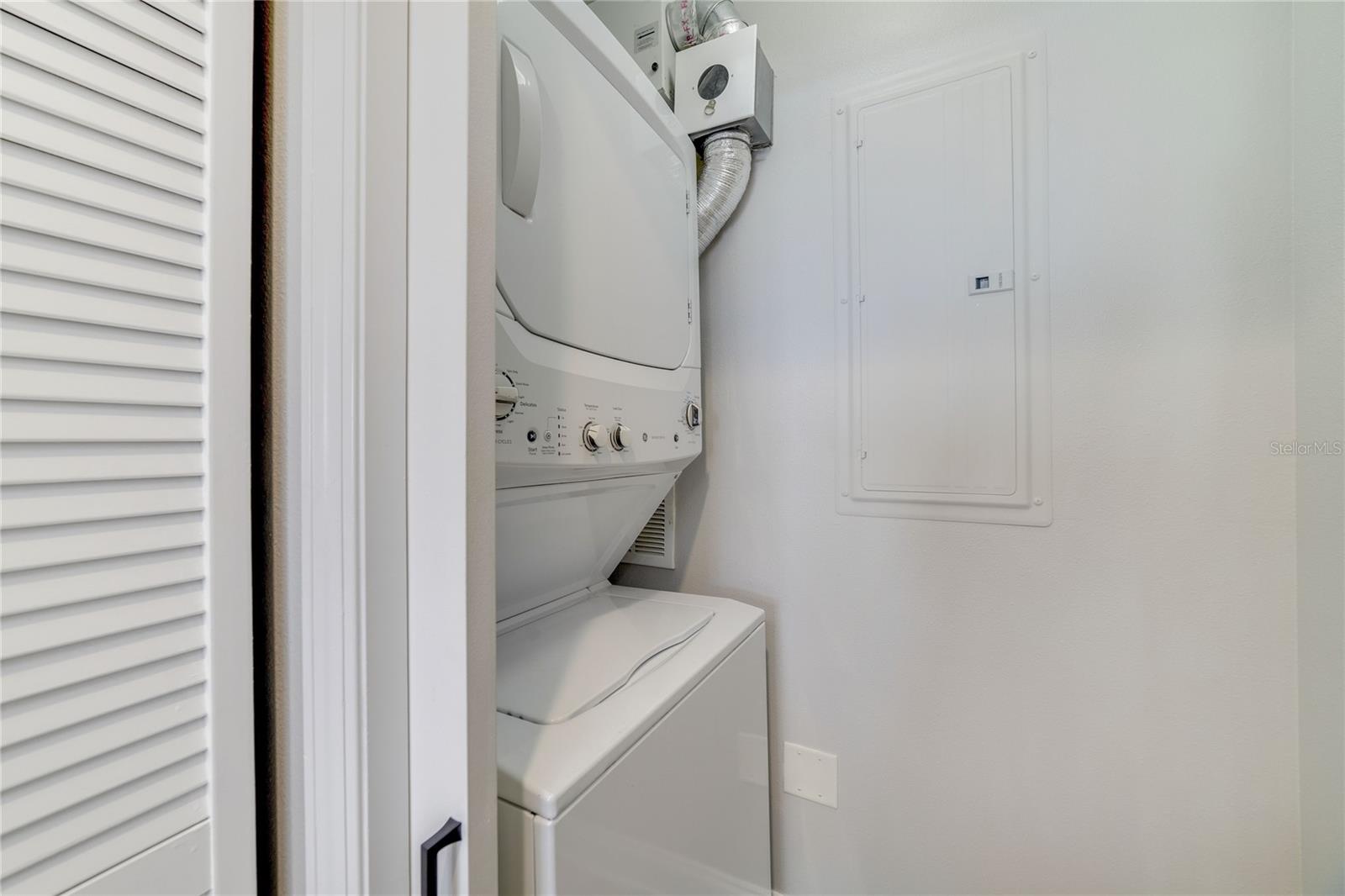 BLUE HERON BCH RESIDENCE TWR 02 CONDO - Residential