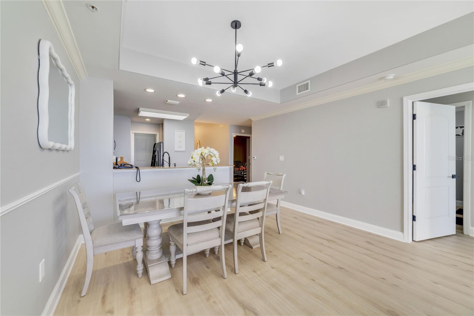 BLUE HERON BCH RESIDENCE TWR 02 CONDO - Residential