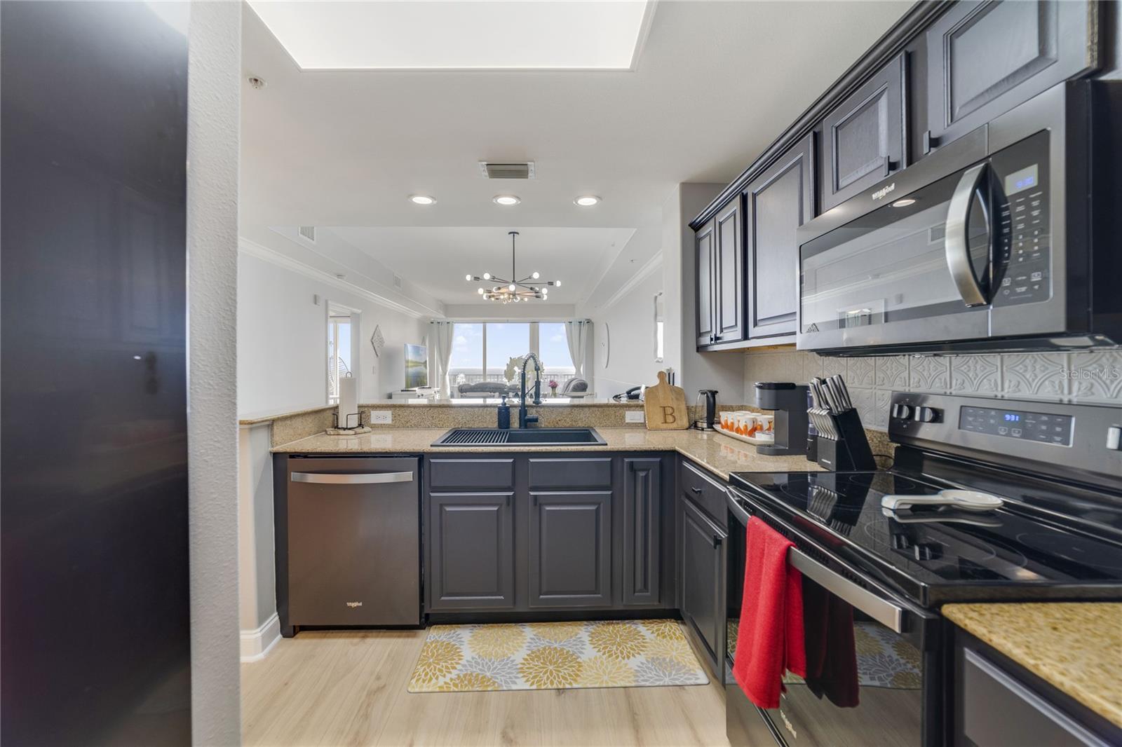 BLUE HERON BCH RESIDENCE TWR 02 CONDO - Residential