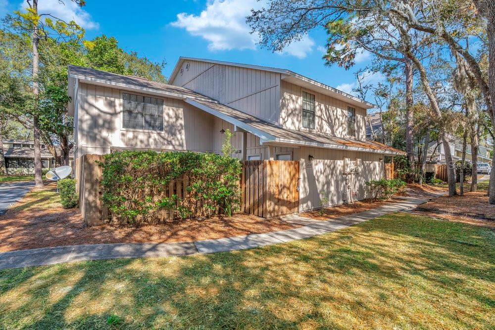 CARMEL OAKS CONDO PH 04 - Residential