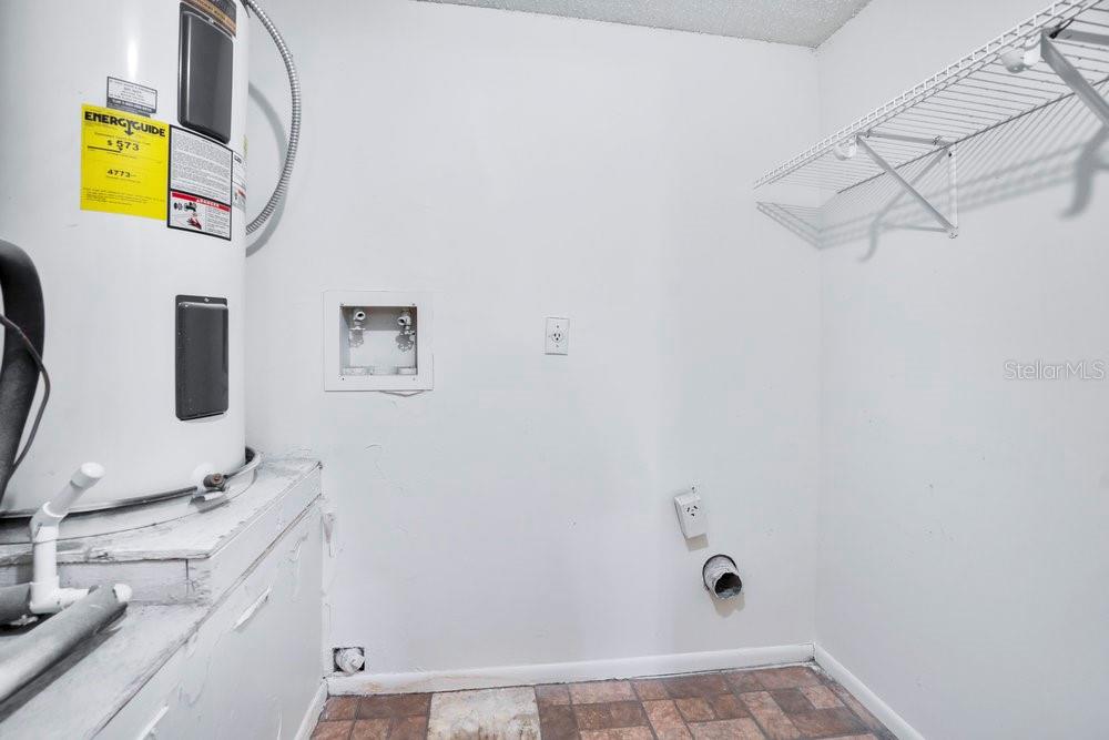 CARMEL OAKS CONDO PH 04 - Residential