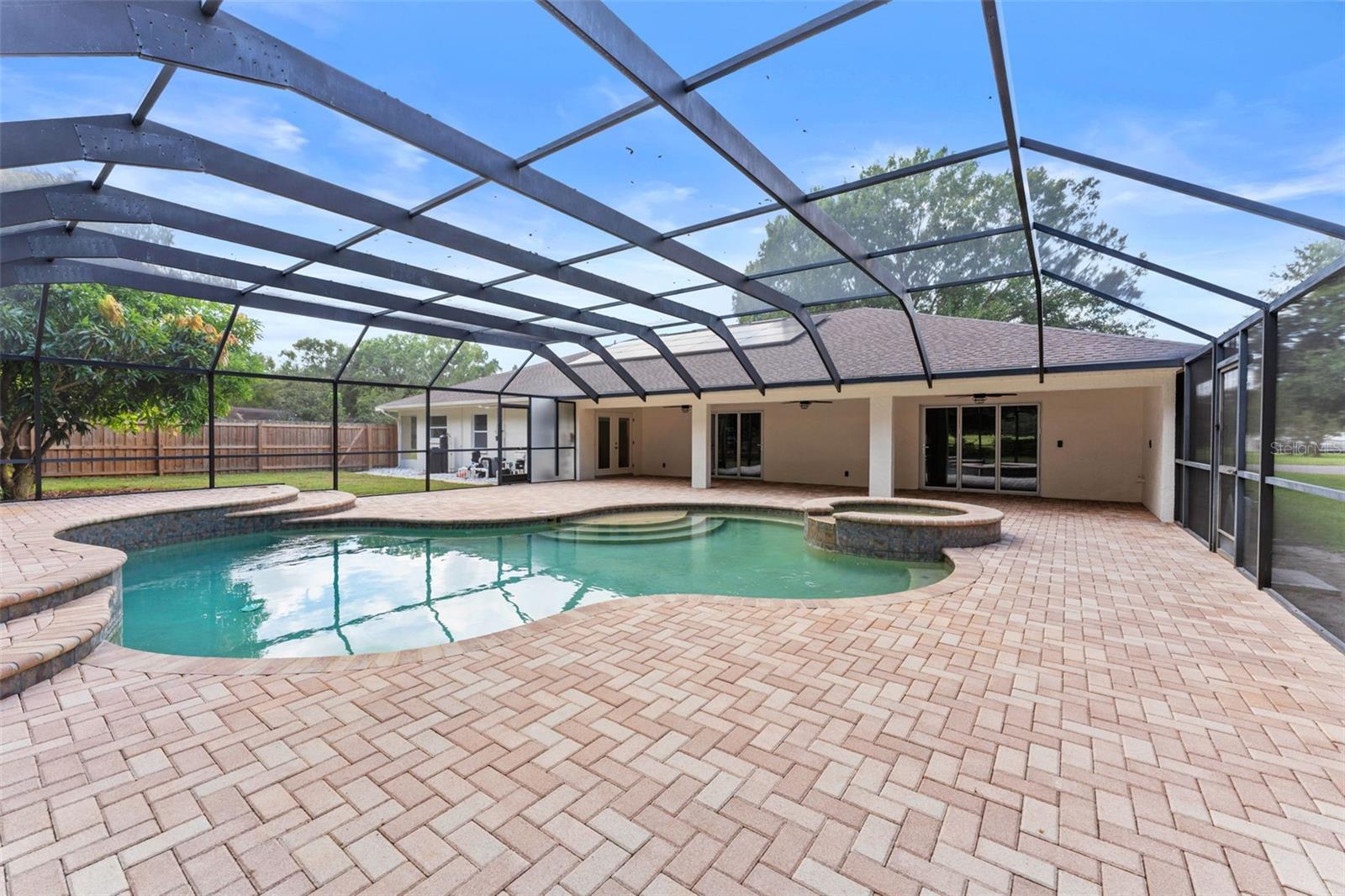LAKESIDE GROVE ESTATES - Residential