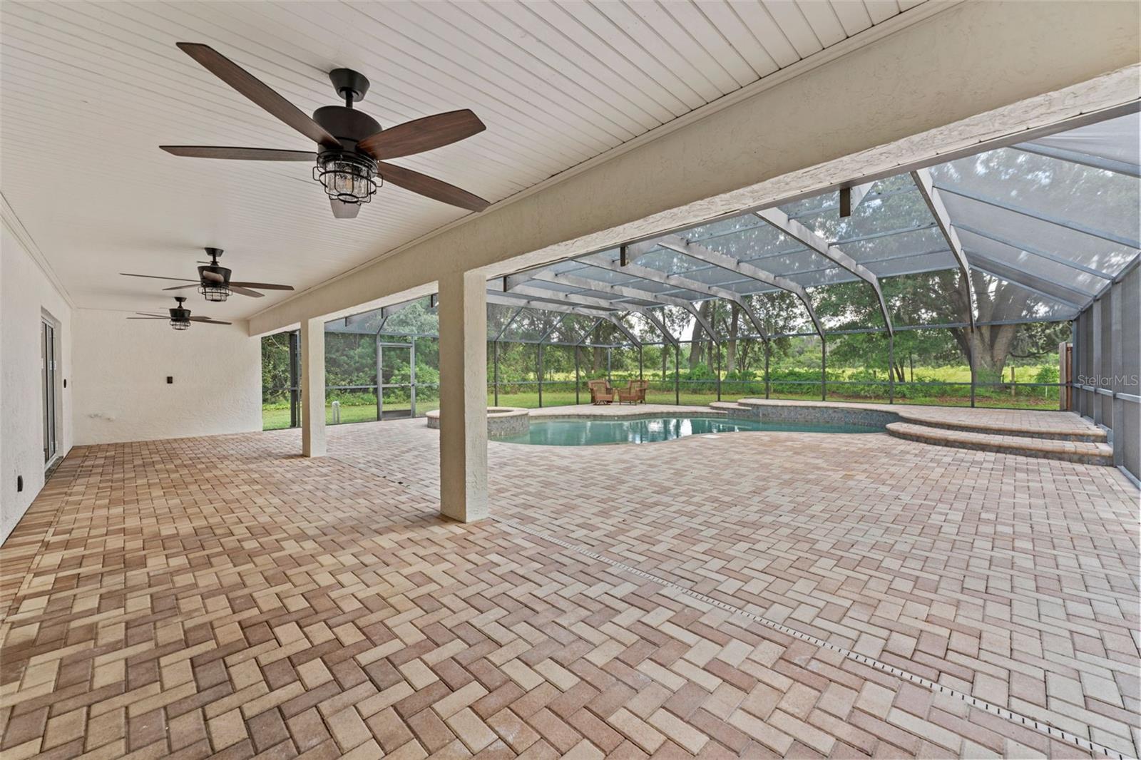 LAKESIDE GROVE ESTATES - Residential