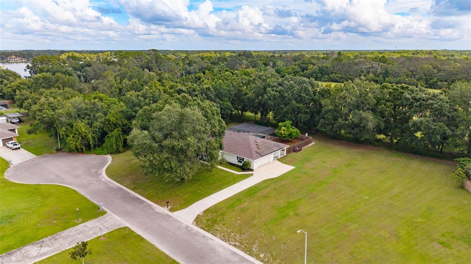 LAKESIDE GROVE ESTATES - Residential
