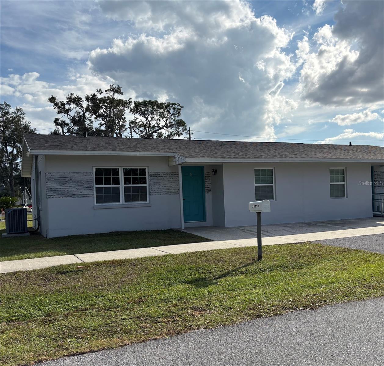 CITY ZEPHYRHILLS - Residential Lease