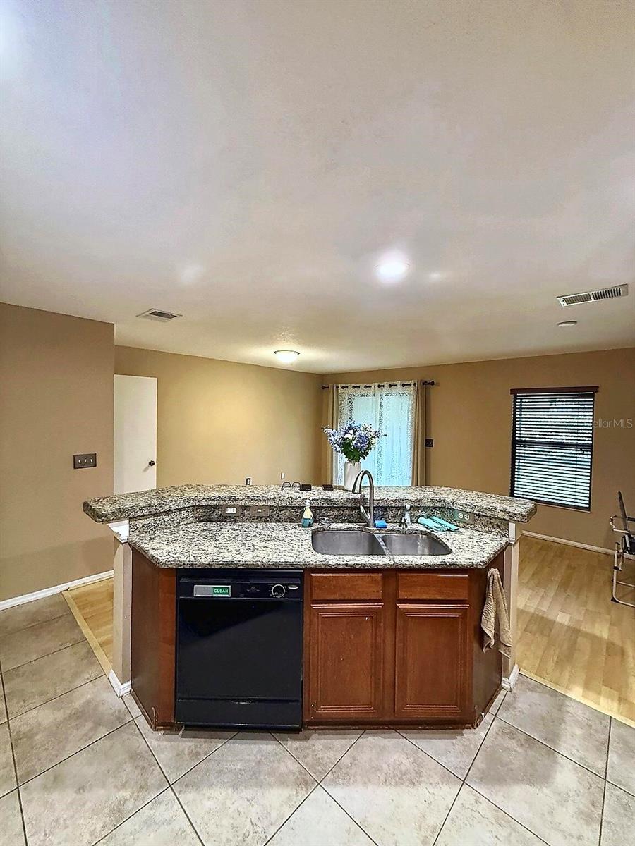 Photo of 2607 Oleander Lakes Dr, Brandon, FL 33511 (MLS # O6447720)